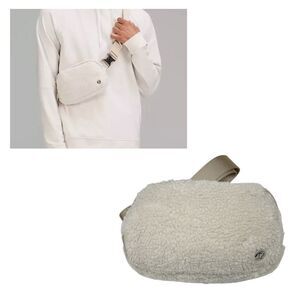 Lululemon Everywhere 1L Fleece Belt Bag Crossbody Bag Natural Ivory Trench NWT